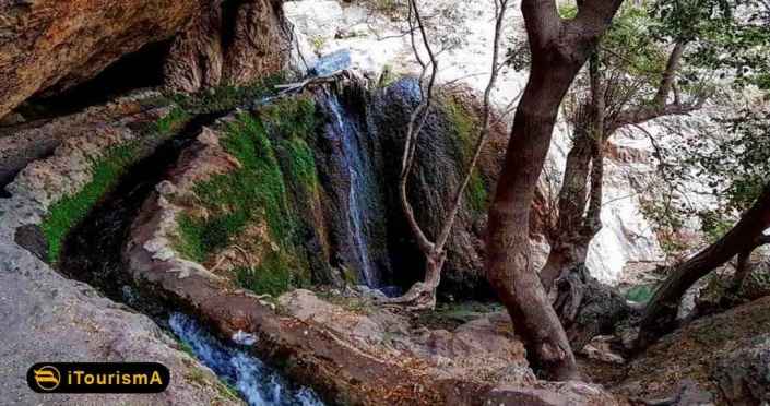 Tang-e Tamoradi Waterfall