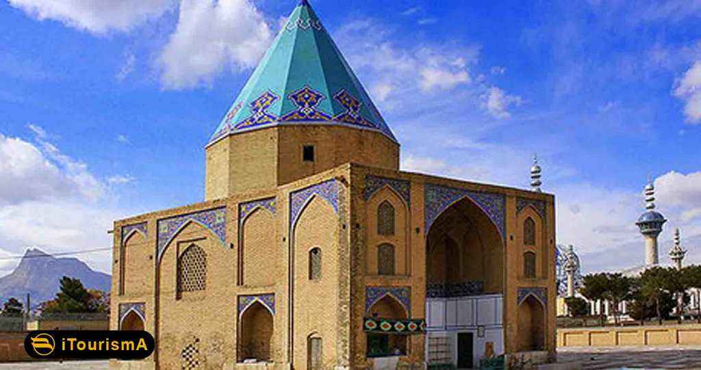 تخت فولاد قبرستانی تاریخی با قدمت 800 ساله در شهر اصفهان است