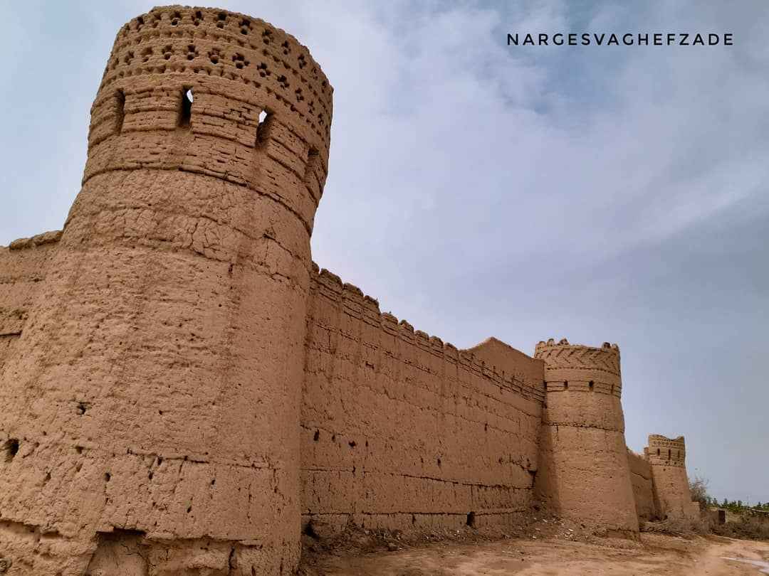 نارین قلعه (نارنج قلعه)