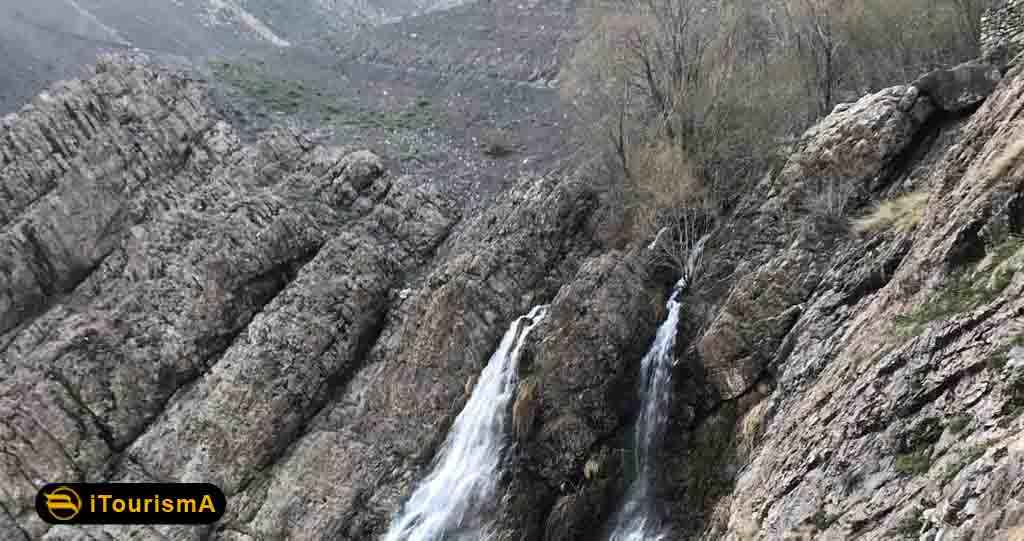 دوقلو، یک آبشار فصلی در نزدیکی شهر تهران