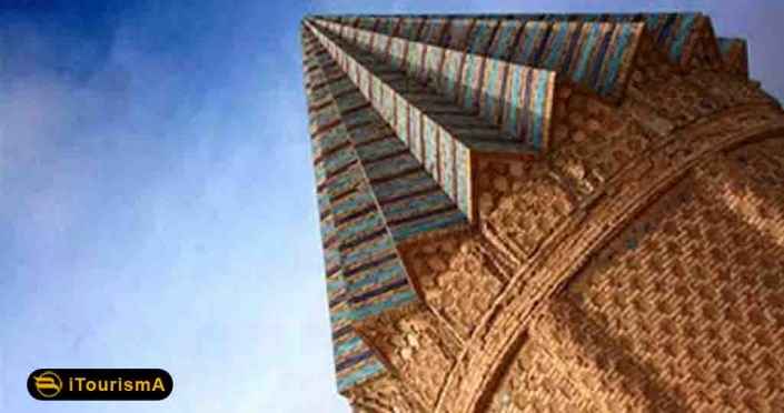 میل اخنگان، مقبره ای در نزدیکی شهر مشهد بر روی پایه ای هشت ضلعی