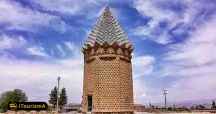 میل اخنگان، مقبره ای در نزدیکی شهر مشهد بر روی پایه ای هشت ضلعی