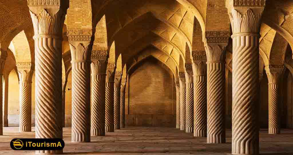 مسجد وکیل بنایی ویژه با معماری و تزئینات شگفت انگیز در شهر شیراز