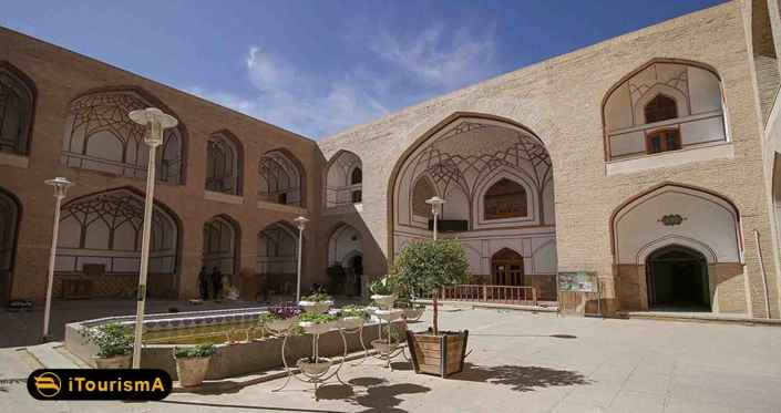 مسجد و منار علی بر اساس طرح مساجد چهار ایوانی
