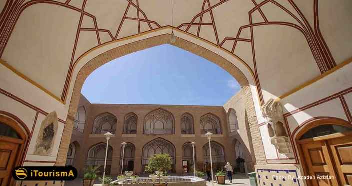 مسجد و منار علی بر اساس طرح مساجد چهار ایوانی