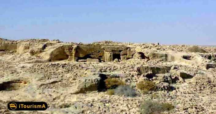 لشتان، قلعه ای باستانی در نزدیکی بندر لنگه است که با مصالح بوم آورد ساخته شده است