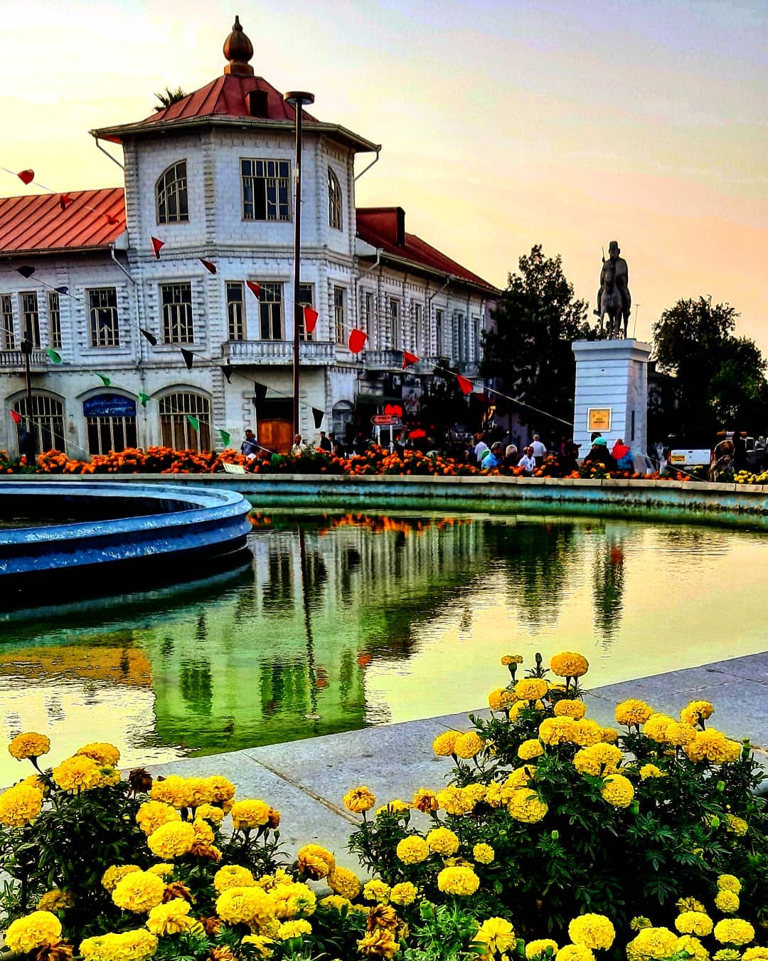 مجموعه میدان شهرداری رشت